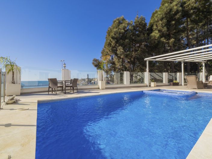Image No.1-7 Bed Villa for sale