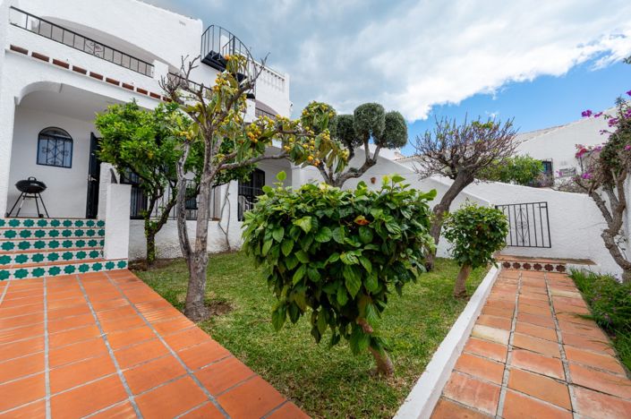 Image No.1-Villa de 4 chambres à vendre à Nerja