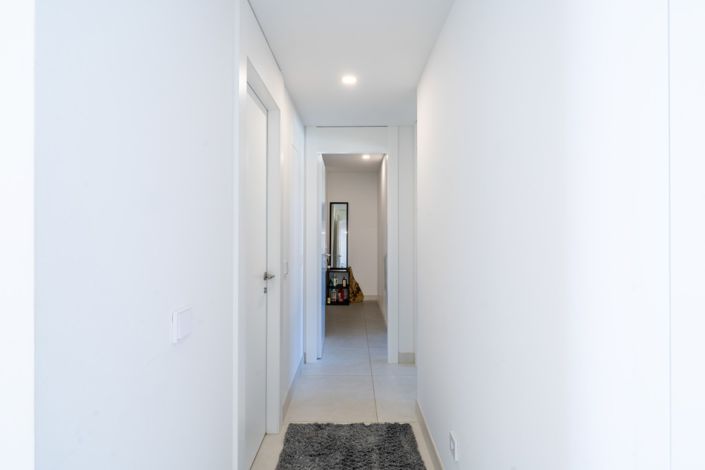 Image No.20-2 Bed Apartment for sale