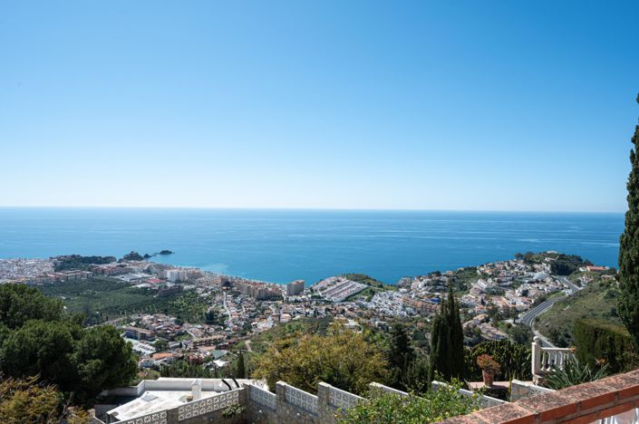 Image No.1-3 Bed Villa for sale