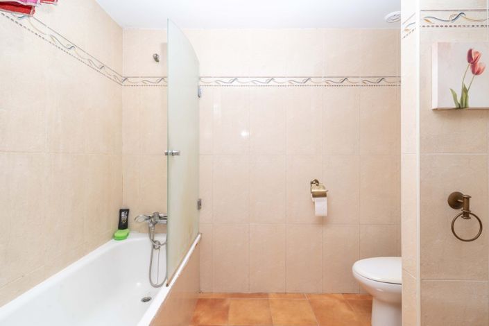 Image No.18-4 Bed Apartment for sale