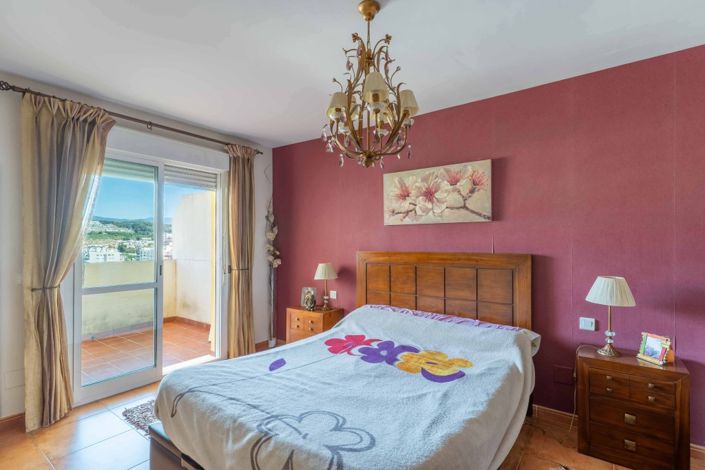 Image No.20-4 Bed Apartment for sale