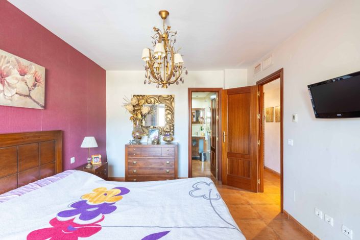 Image No.22-4 Bed Apartment for sale