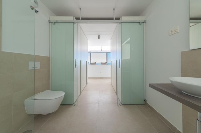 Image No.22-3 Bed Property for sale