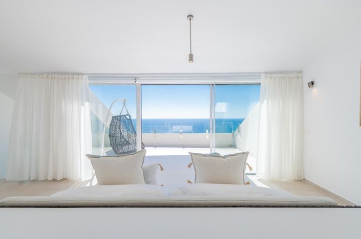 Image No.9-3 Bed Property for sale