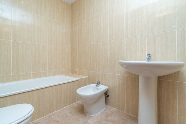 Image No.11-2 Bed Property for sale