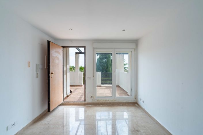 Image No.7-2 Bed Property for sale