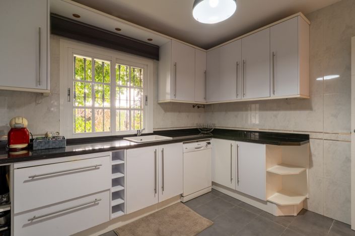 Image No.12-3 Bed Townhouse for sale