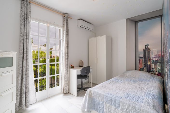 Image No.13-3 Bed Townhouse for sale