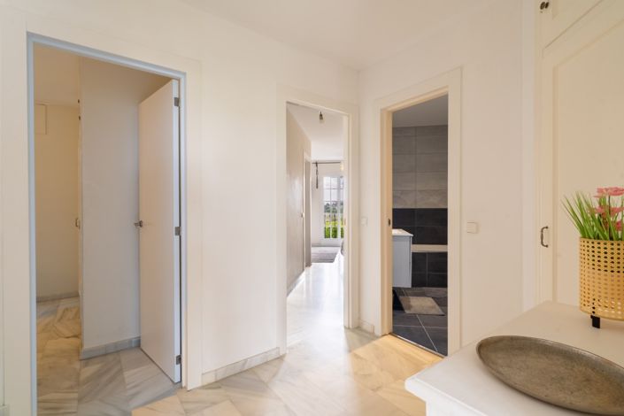 Image No.15-3 Bed Townhouse for sale