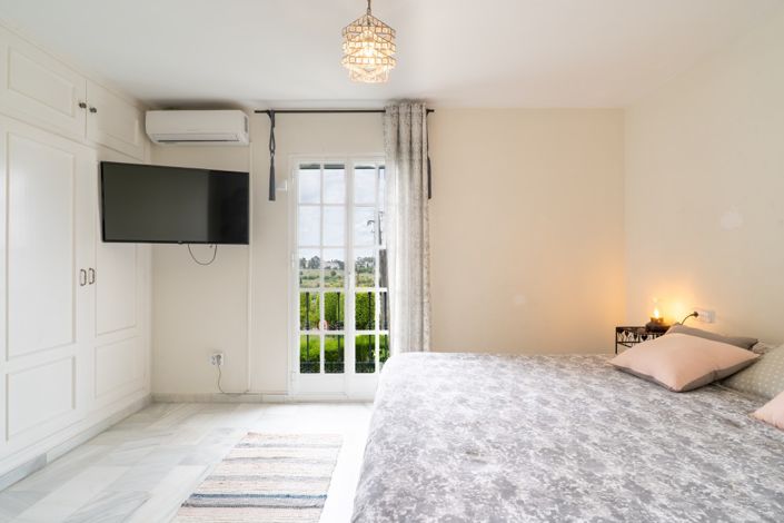 Image No.19-3 Bed Townhouse for sale