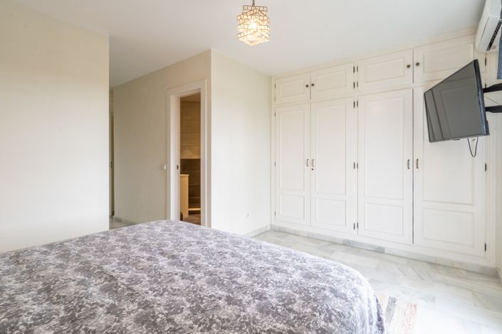 Image No.21-3 Bed Townhouse for sale