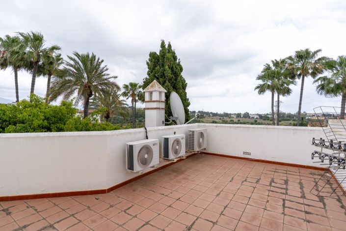 Image No.25-3 Bed Townhouse for sale