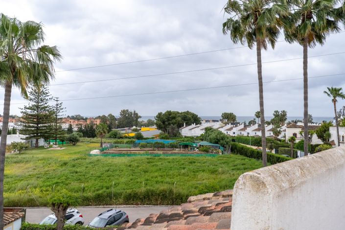 Image No.26-3 Bed Townhouse for sale