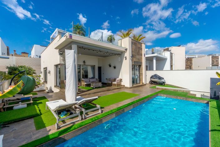Image No.1-5 Bed Villa for sale