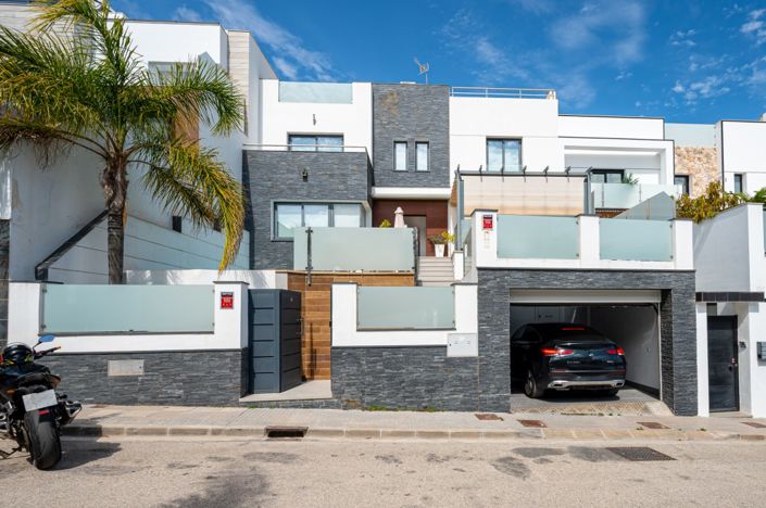 Image No.26-4 Bed Villa for sale