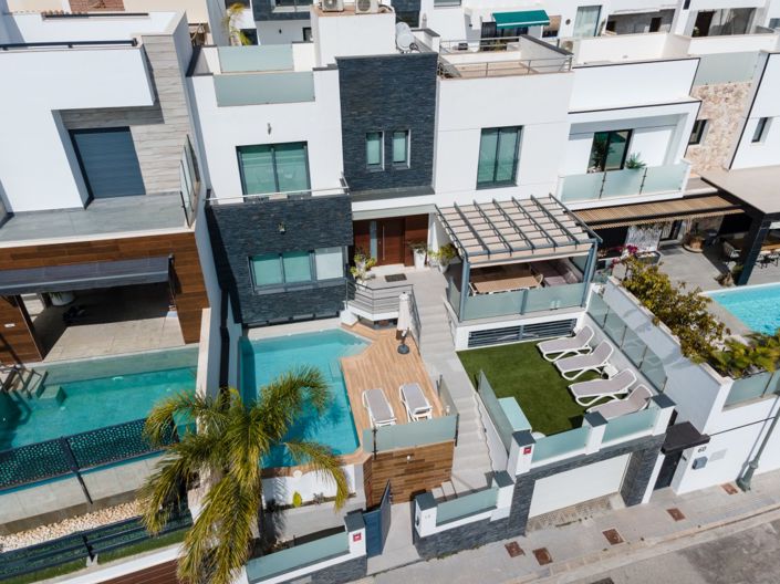 Image No.4-4 Bed Villa for sale