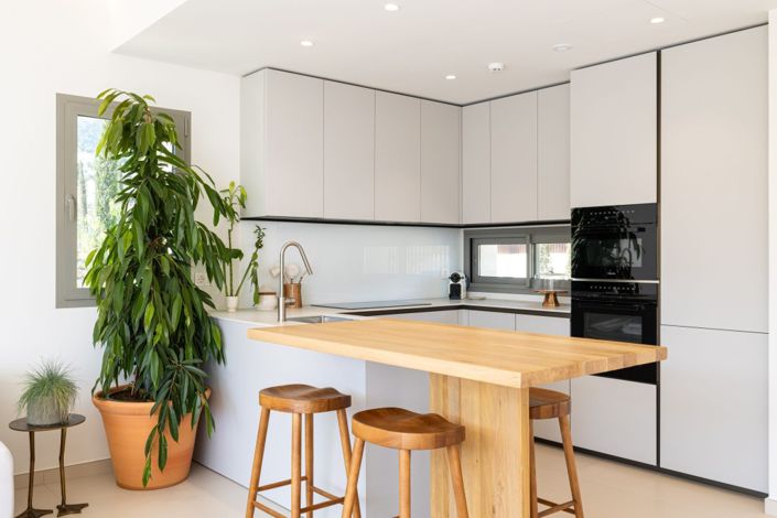 Image No.4-3 Bed Property for sale