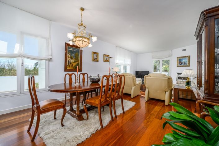 Image No.10-5 Bed Villa for sale