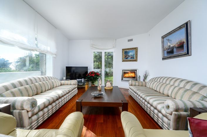 Image No.11-5 Bed Villa for sale