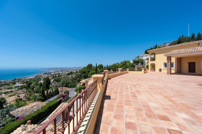 Image No.1-4 Bed Villa for sale