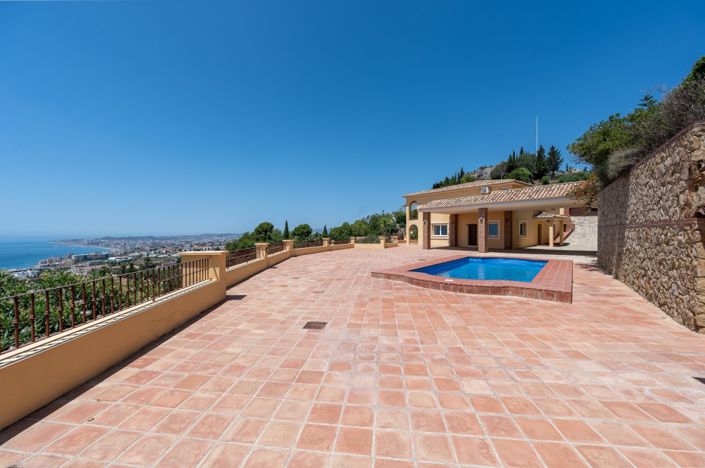 Image No.2-4 Bed Villa for sale