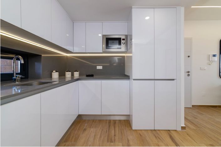 Image No.10-3 Bed Property for sale