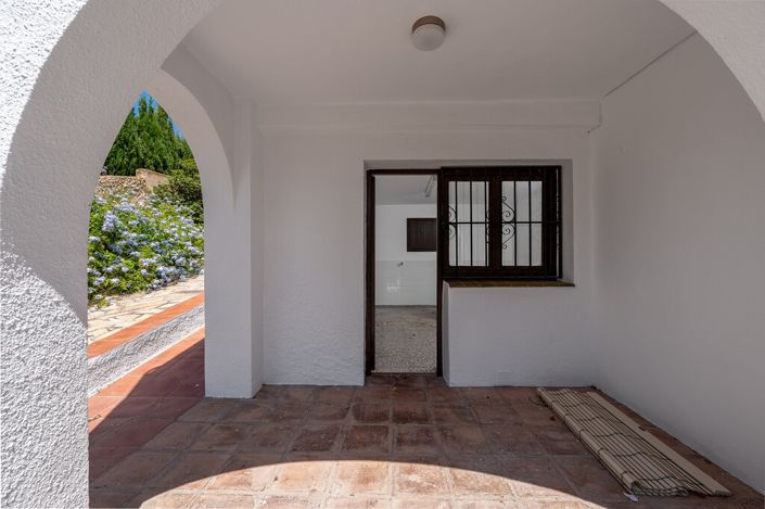 Image No.37-2 Bed Villa for sale