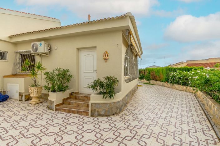 Image No.7-4 Bed Villa for sale