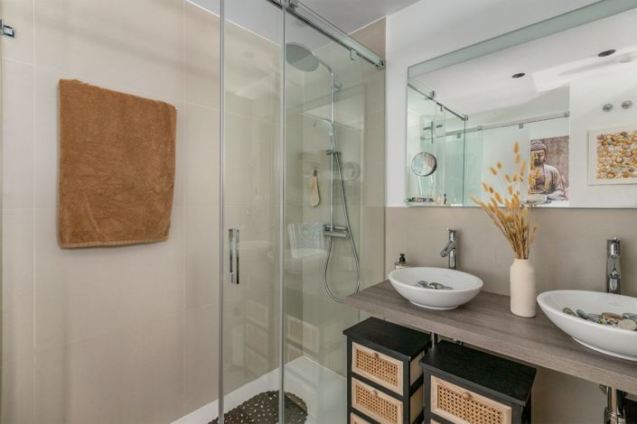 Image No.17-2 Bed Apartment for sale