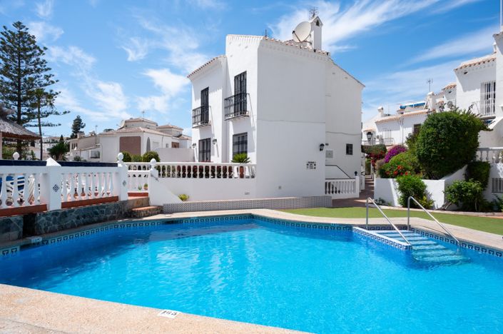Image No.1-3 Bed Townhouse for sale