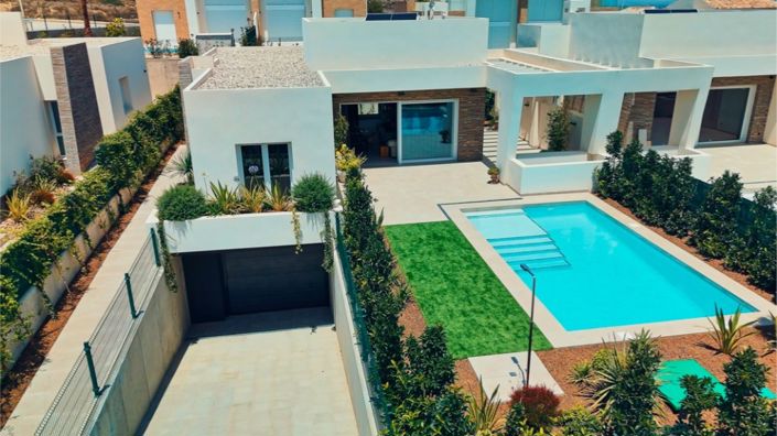 Image No.1-3 Bed Villa for sale