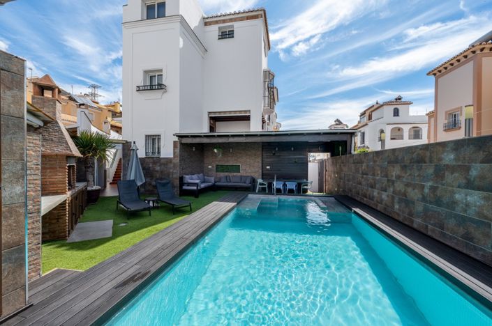 Image No.1-3 Bed Townhouse for sale