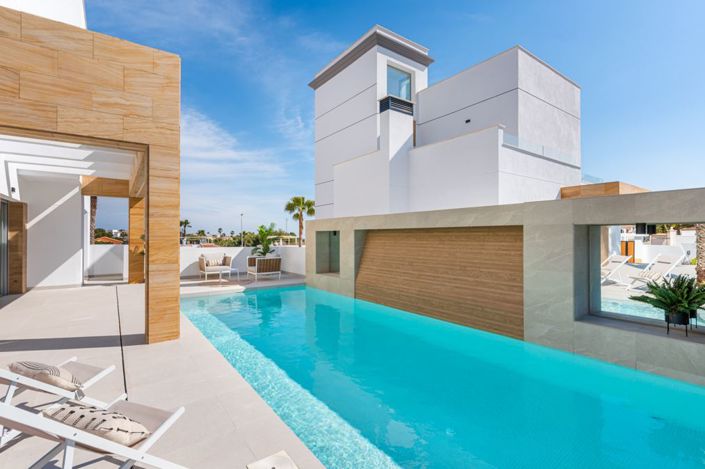 Image No.4-4 Bed Villa for sale