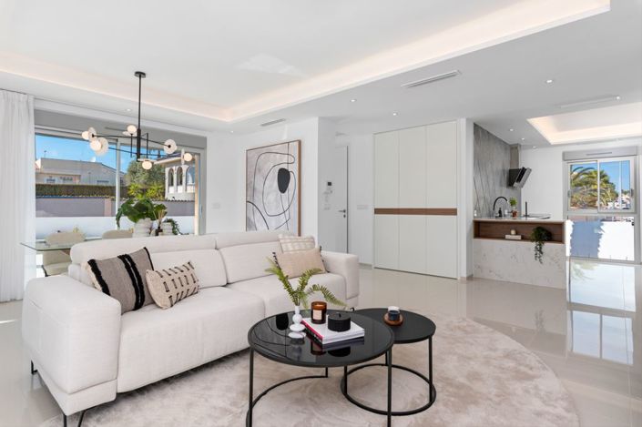 Image No.7-4 Bed Villa for sale