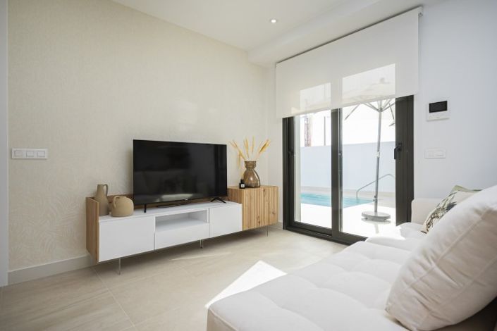 Image No.33-3 Bed Semi-Detached for sale