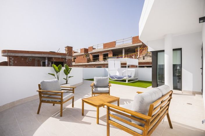 Image No.46-3 Bed Semi-Detached for sale