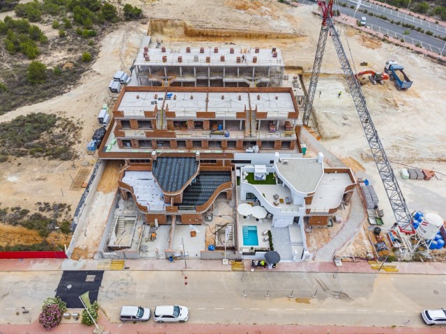 Image No.50-3 Bed Semi-Detached for sale