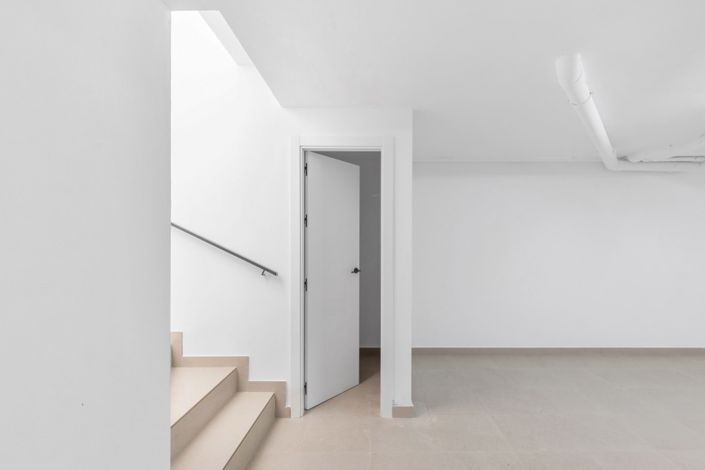 Image No.47-4 Bed Townhouse for sale