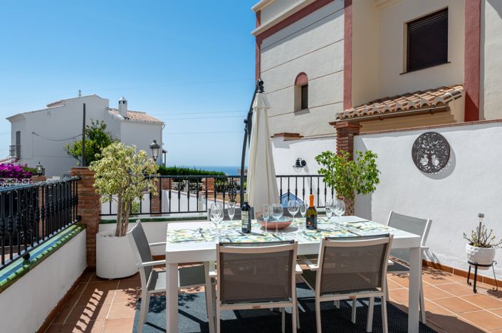 Image No.1-3 Bed Villa for sale