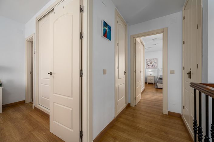 Image No.17-3 Bed Villa for sale