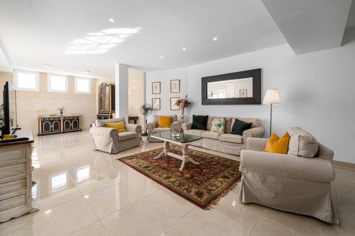 Image No.19-3 Bed Villa for sale