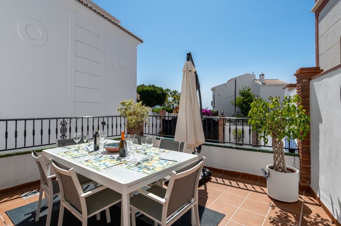 Image No.2-3 Bed Villa for sale