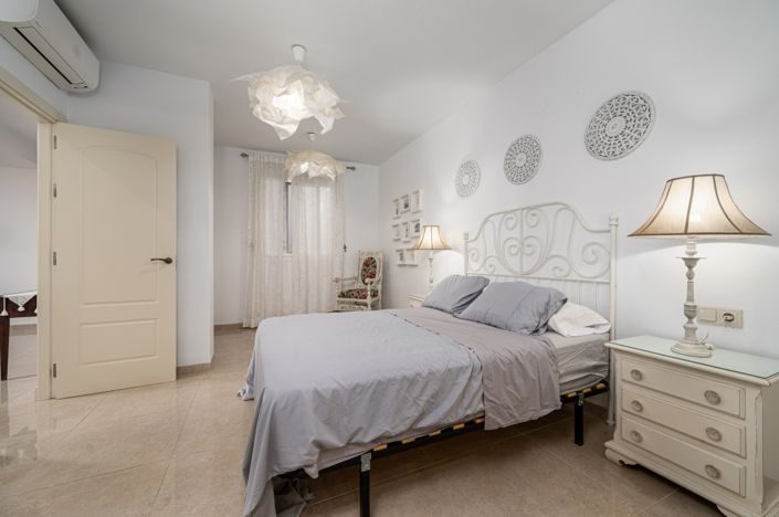 Image No.24-3 Bed Villa for sale