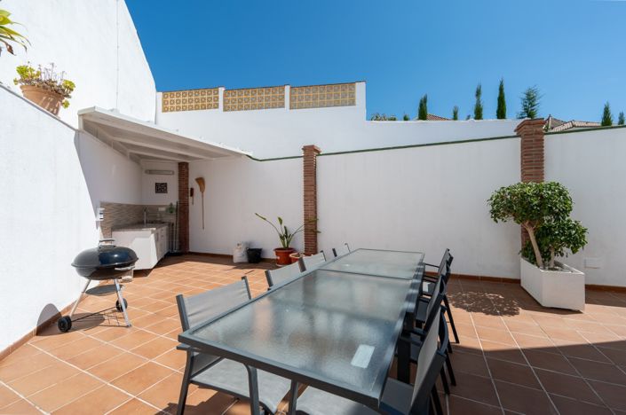 Image No.29-3 Bed Villa for sale