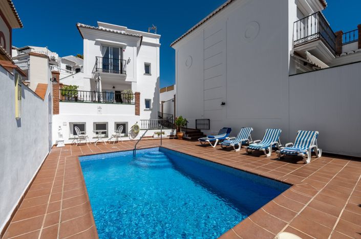 Image No.3-3 Bed Villa for sale