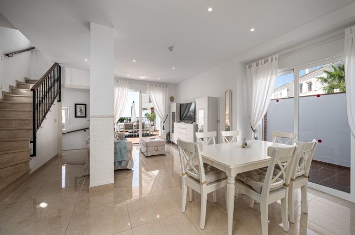 Image No.7-3 Bed Villa for sale