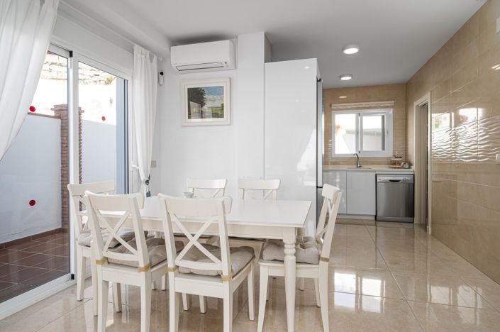 Image No.8-3 Bed Villa for sale