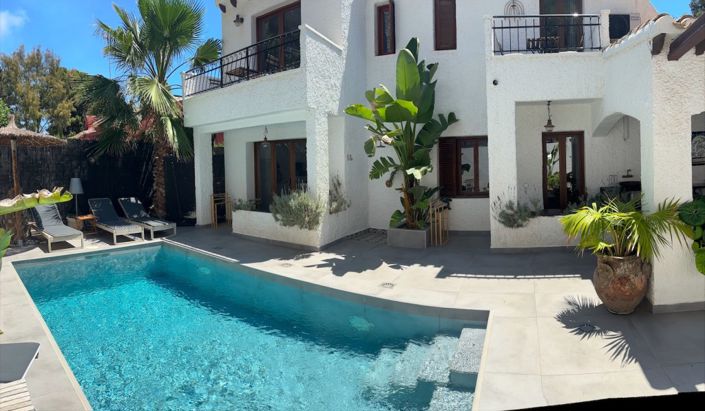 Image No.1-5 Bed Villa for sale