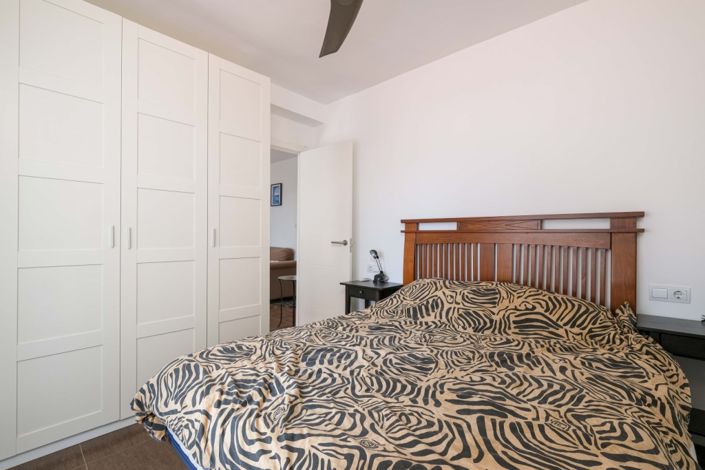 Image No.10-6 Bed Semi-Detached for sale